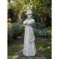 Preview: Steinguss-Hexe „MEDEA“ – Mystische XXL-Gartenskulptur von Fiona Scott